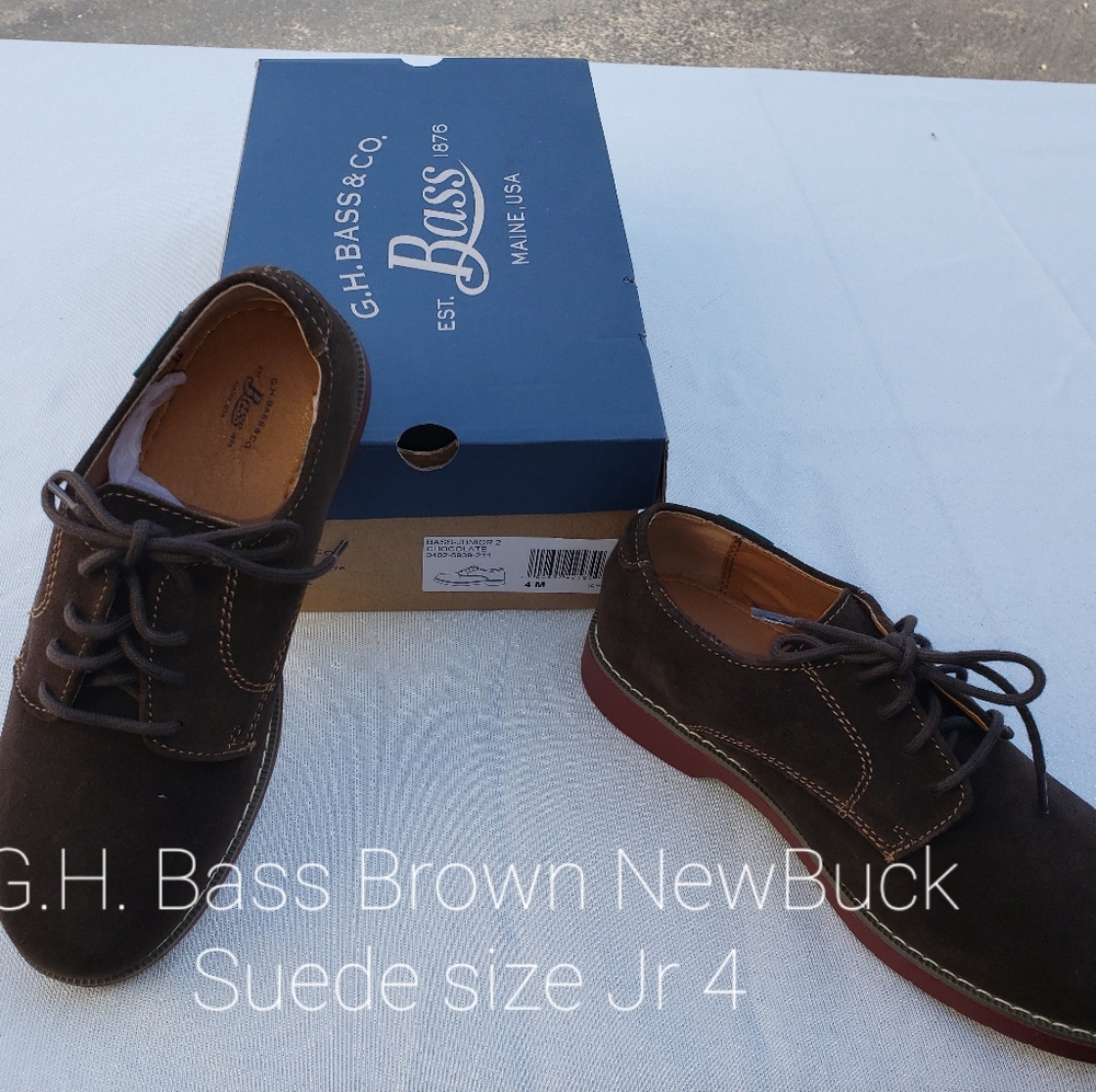 Low top bass shoes